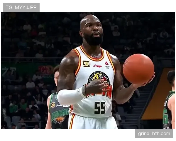 韦伯高效内线进攻拉开空间胜过同届大前锋