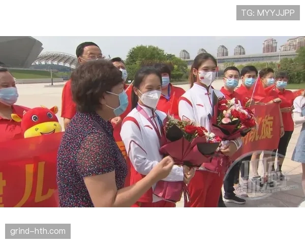 朱雪莹训练完顺手买了个包，我一个月工资还没她零头多